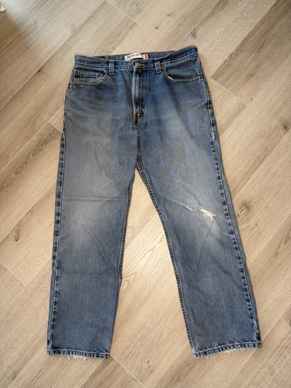 Levi's 505 Regular Fit Jeans Medium Wash Distressed Raw Hem Sz 34x29